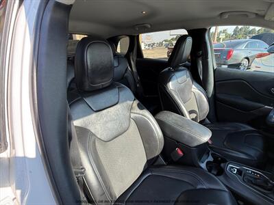 2019 Jeep Cherokee Latitude Plus 4x4 4dr SUV - Photo 19 - Garden City, ID 83714
