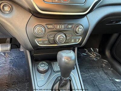 2019 Jeep Cherokee Latitude Plus 4x4 4dr SUV - Photo 26 - Garden City, ID 83714
