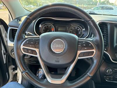 2019 Jeep Cherokee Latitude Plus 4x4 4dr SUV - Photo 24 - Garden City, ID 83714