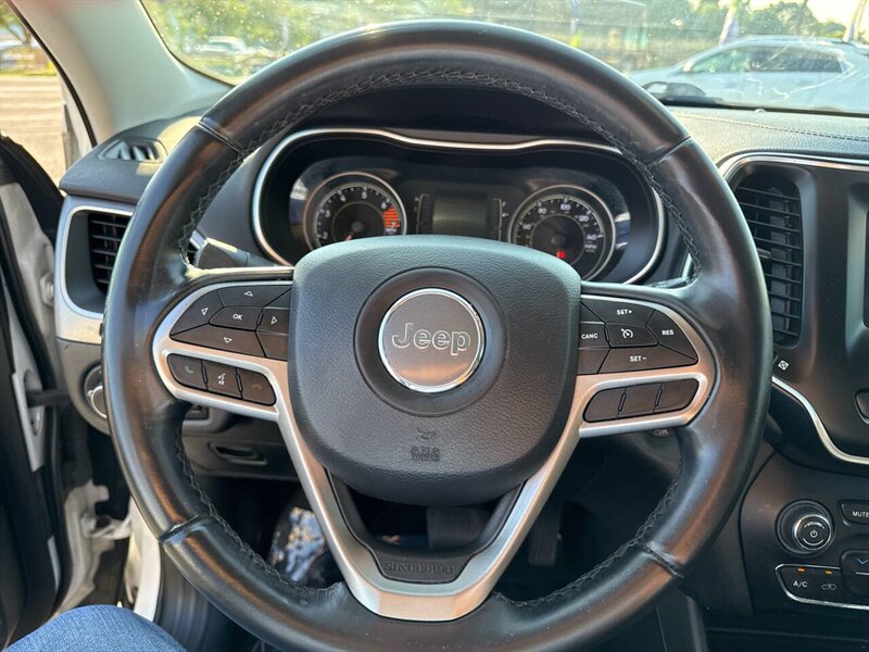 2019 Jeep Cherokee Latitude Plus 4x4 4dr SUV - Photo 24 - Garden City, ID 83714