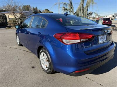2018 Kia Forte LX - Photo 5 - Garden City, ID 83714