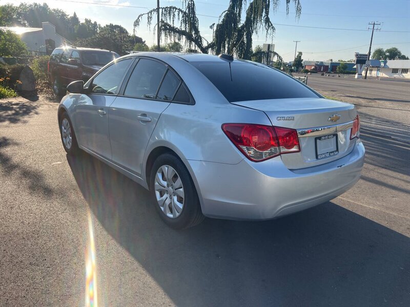 2016 Chevrolet Cruze Limited LS Auto 4dr Sedan w/1SB - Photo 5 - Garden City, ID 83714