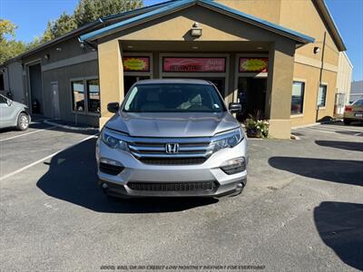 2017 Honda Pilot LX - Photo 2 - Garden City, ID 83714