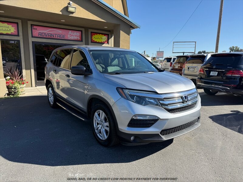 2017 Honda Pilot LX   - Photo 1 - Garden City, ID 83714