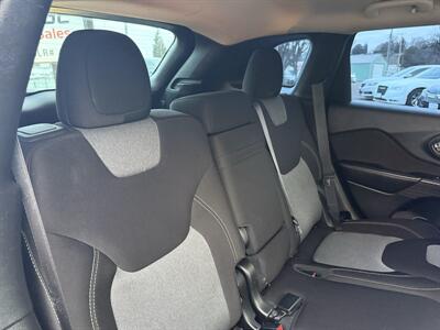 2015 Jeep Cherokee Sport   - Photo 18 - Garden City, ID 83714