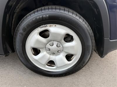 2015 Jeep Cherokee Sport   - Photo 33 - Garden City, ID 83714