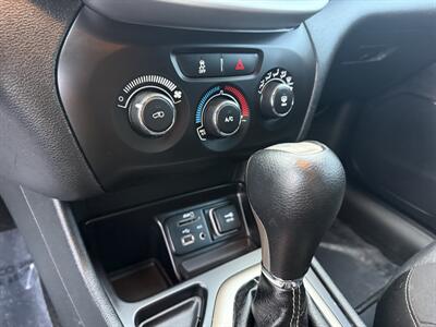 2015 Jeep Cherokee Sport   - Photo 27 - Garden City, ID 83714