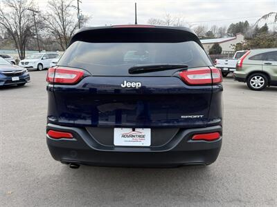 2015 Jeep Cherokee Sport   - Photo 6 - Garden City, ID 83714