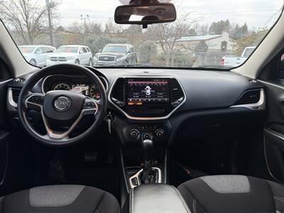 2015 Jeep Cherokee Sport   - Photo 9 - Garden City, ID 83714