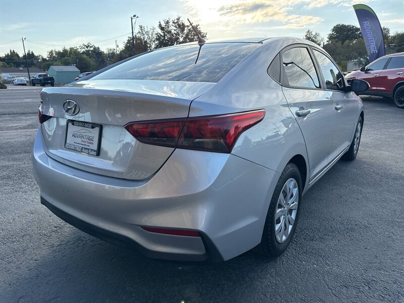 2019 Hyundai ACCENT SE 4dr Sedan 6A - Photo 7 - Garden City, ID 83714