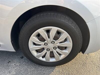 2019 Hyundai ACCENT SE 4dr Sedan 6A - Photo 23 - Garden City, ID 83714