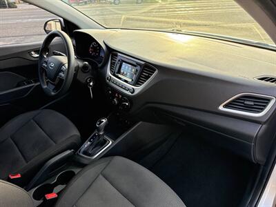 2019 Hyundai ACCENT SE 4dr Sedan 6A - Photo 21 - Garden City, ID 83714