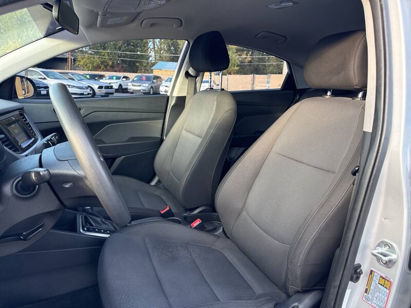 2019 Hyundai ACCENT SE 4dr Sedan 6A - Photo 12 - Garden City, ID 83714