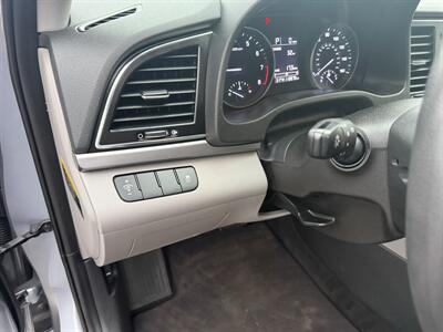 2017 Hyundai ELANTRA SE   - Photo 23 - Garden City, ID 83714