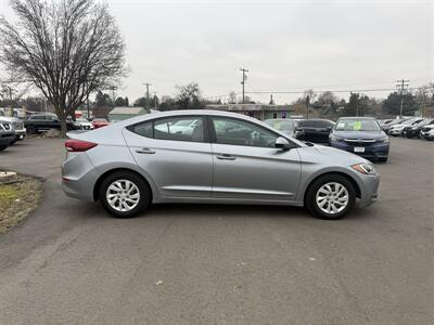 2017 Hyundai ELANTRA SE   - Photo 8 - Garden City, ID 83714