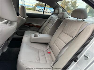 2011 Honda Accord EX-L V6 - Photo 14 - Garden City, ID 83714