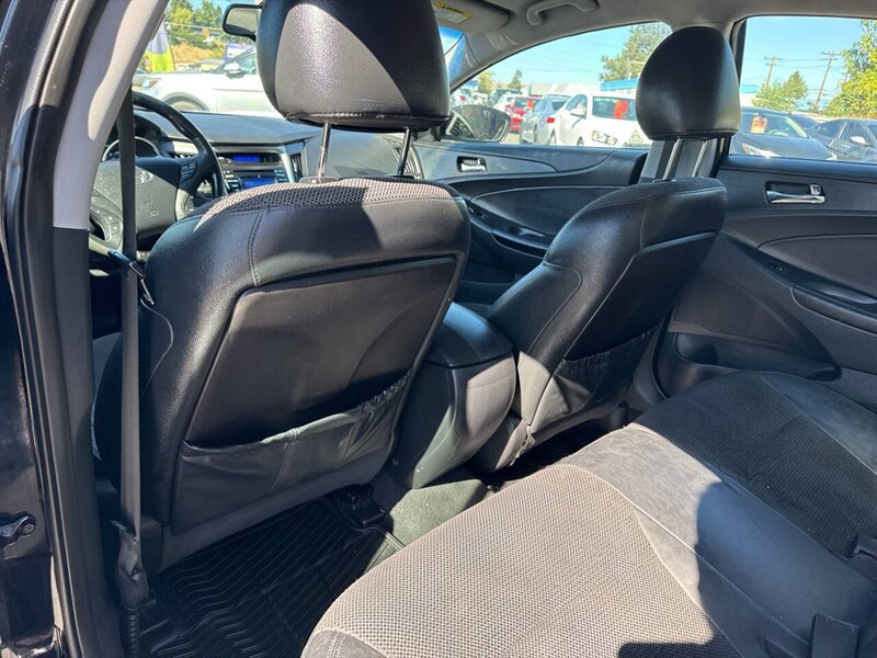 2012 Hyundai SONATA SE 2.0T 4dr Sedan - Photo 12 - Garden City, ID 83714