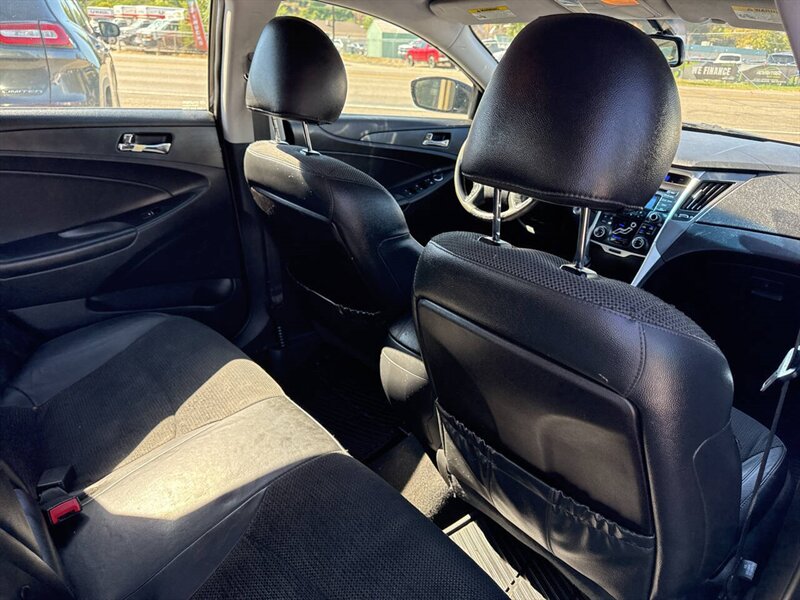 2012 Hyundai SONATA SE 2.0T 4dr Sedan - Photo 16 - Garden City, ID 83714