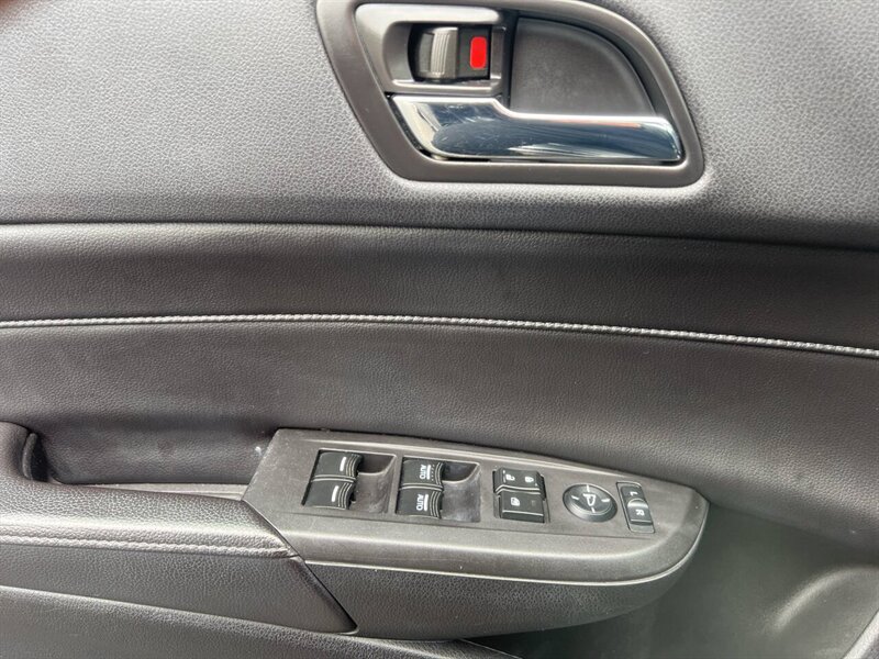 2014 Acura ILX 2.0L 4dr Sedan - Photo 22 - Garden City, ID 83714