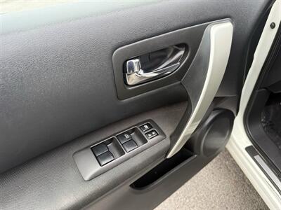 2015 Nissan Rogue Select S   - Photo 10 - Garden City, ID 83714