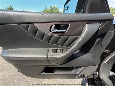 2016 INFINITI QX70   - Photo 24 - Garden City, ID 83714