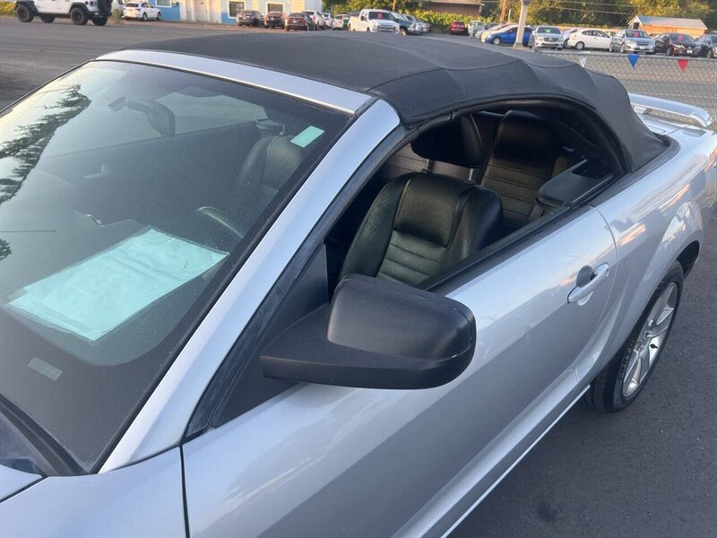 2006 Ford Mustang GT Deluxe 2dr Convertible - Photo 26 - Garden City, ID 83714