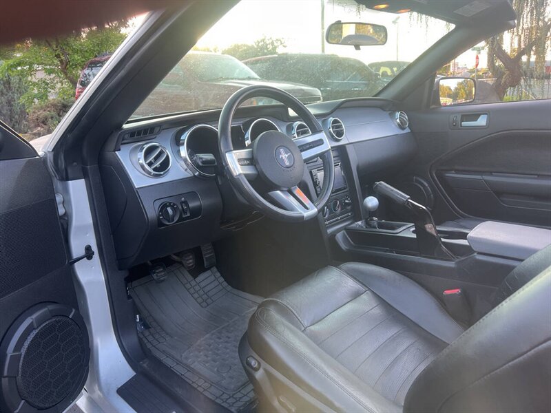 2006 Ford Mustang GT Deluxe 2dr Convertible - Photo 10 - Garden City, ID 83714