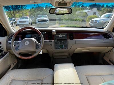 2004 Lincoln Town Car Ultimate - Photo 9 - Garden City, ID 83714