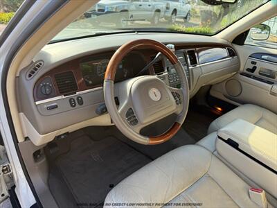 2004 Lincoln Town Car Ultimate - Photo 10 - Garden City, ID 83714