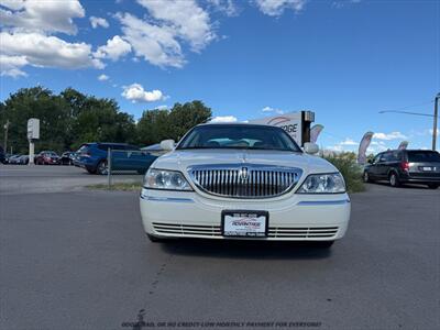 2004 Lincoln Town Car Ultimate - Photo 2 - Garden City, ID 83714