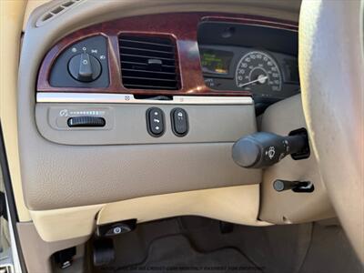 2004 Lincoln Town Car Ultimate - Photo 26 - Garden City, ID 83714