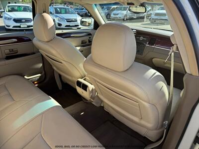 2004 Lincoln Town Car Ultimate - Photo 19 - Garden City, ID 83714