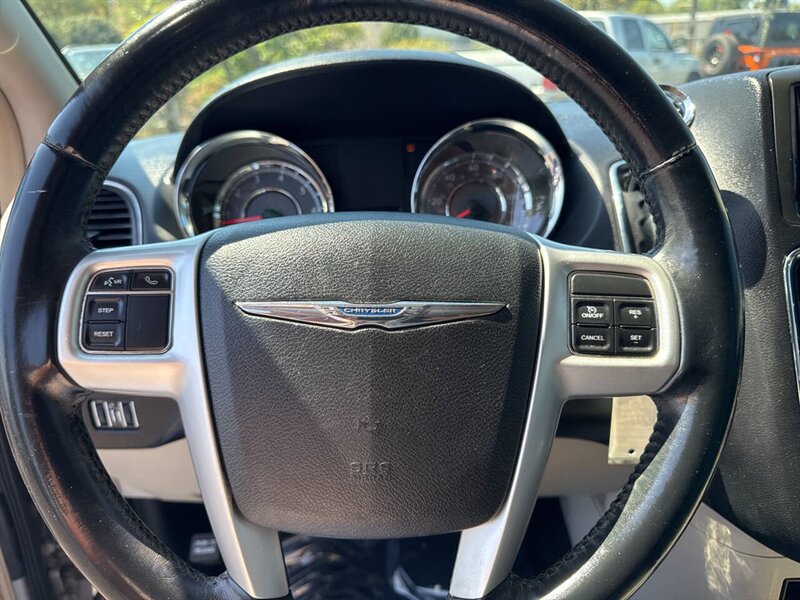 2016 Chrysler Town and Country LX 4dr Mini Van - Photo 27 - Garden City, ID 83714