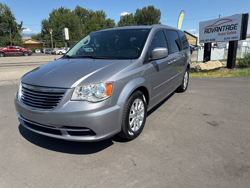 2016 Chrysler Town and Country LX 4dr Mini Van - Photo 3 - Garden City, ID 83714
