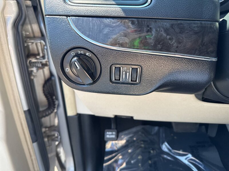 2016 Chrysler Town and Country LX 4dr Mini Van - Photo 26 - Garden City, ID 83714