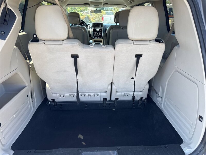 2016 Chrysler Town and Country LX 4dr Mini Van - Photo 17 - Garden City, ID 83714