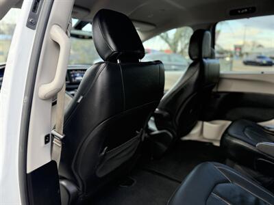 2019 Chrysler Pacifica Touring L   - Photo 15 - Garden City, ID 83714
