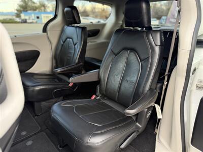 2019 Chrysler Pacifica Touring L   - Photo 16 - Garden City, ID 83714