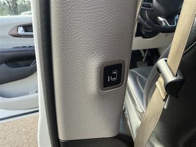 2019 Chrysler Pacifica Touring L   - Photo 33 - Garden City, ID 83714