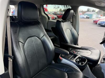 2019 Chrysler Pacifica Touring L   - Photo 22 - Garden City, ID 83714