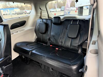 2019 Chrysler Pacifica Touring L   - Photo 17 - Garden City, ID 83714