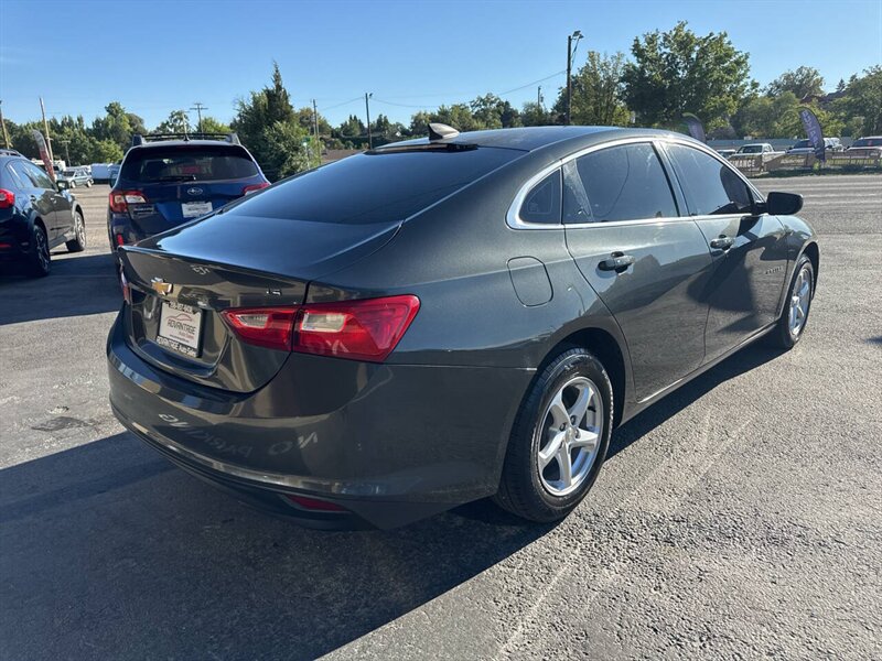 2017 Chevrolet Malibu LS Fleet 4dr Sedan - Photo 7 - Garden City, ID 83714