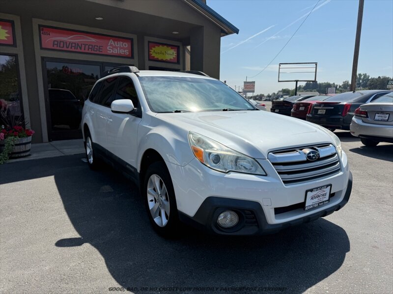2013 Subaru Outback 2.5i Premium   - Photo 1 - Garden City, ID 83714