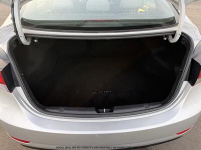 2016 Hyundai ELANTRA SE   - Photo 16 - Garden City, ID 83714