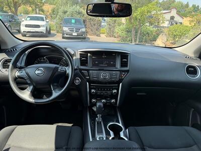 2017 Nissan Pathfinder SV - Photo 9 - Garden City, ID 83714