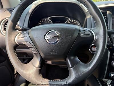 2017 Nissan Pathfinder SV - Photo 27 - Garden City, ID 83714
