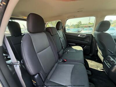 2017 Nissan Pathfinder SV - Photo 18 - Garden City, ID 83714