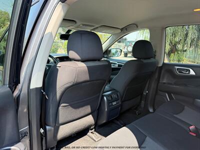 2017 Nissan Pathfinder SV - Photo 13 - Garden City, ID 83714