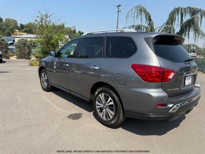 2017 Nissan Pathfinder SV - Photo 5 - Garden City, ID 83714