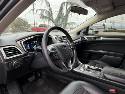 2017 Ford Fusion SE   - Photo 10 - Garden City, ID 83714